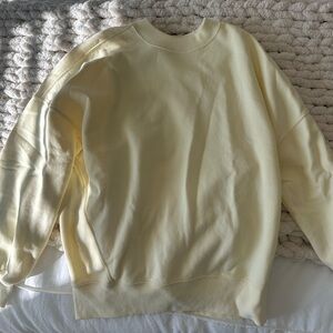 Women’s Abercrombie light yellow crewneck